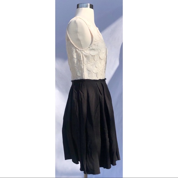 NWT Altar’d State Size M Black Ivory Dress NEW - Picture 4 of 8